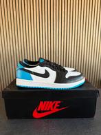 Air Jordan 1 Retro Low OG Black Dark Powder Blue - Maat 42, Kleding | Heren, Schoenen, --, Blauw, Nieuw, Ophalen of Verzenden