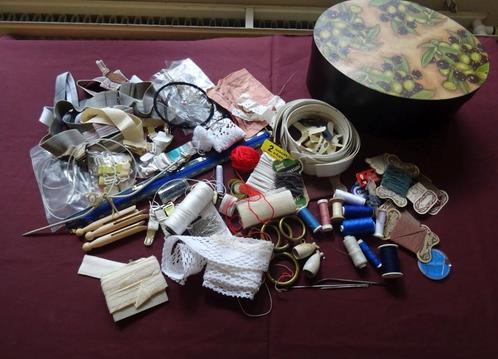 Houten fournituren doos., Antiek en Kunst, Curiosa en Brocante, Ophalen of Verzenden
