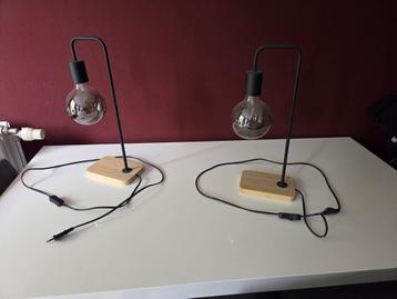 Twee Tafellampen Minimal modern industrieel beschikbaar voor biedingen