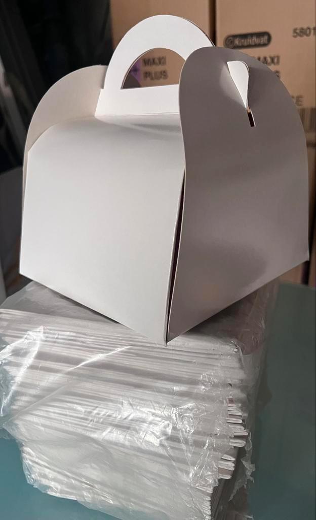 Kartonnen bekers/doosjes met handvat , gebak of chocolade, Hobby en Vrije tijd, Breien en Haken, Nieuw, Breien of Haken, Wol of Garen