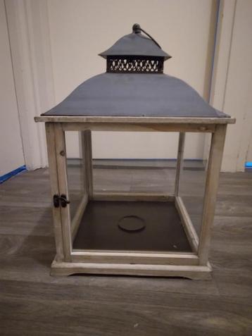 Mooie grote landelijke stijl lantaarn beschikbaar voor biedingen