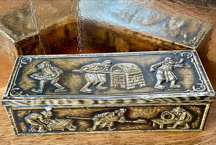 Antieke VICTORA Dordrecht Koektrommel met Bakkerij Gravures, Verzamelen, Blikken, Gebruikt, Overige, Ophalen of Verzenden