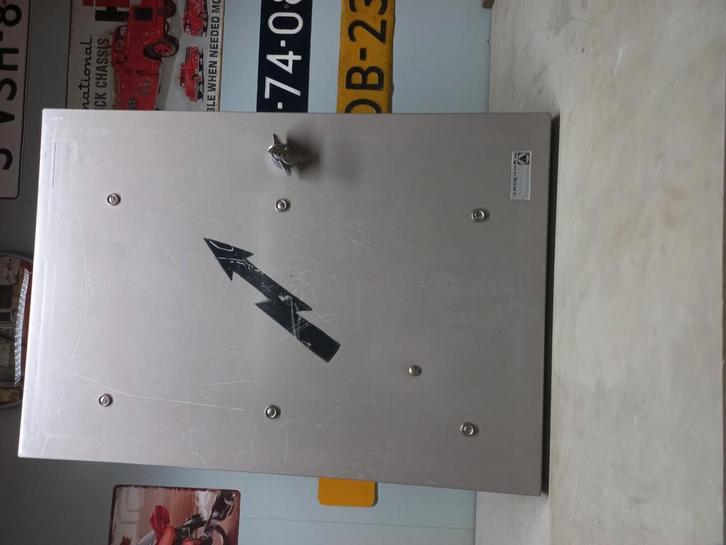 Electriciteitskastje kunststof, Doe-het-zelf en Verbouw, Elektra en Kabels, Gebruikt, Overige typen, Ophalen