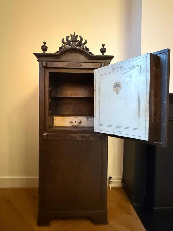 Antieke brandkast julius scholer hamburg, Antiek en Kunst, Curiosa en Brocante, Ophalen