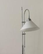 STAANDE LAMP VLOERLAMP CHROOM + wit glazen kap (vintage), Huis en Inrichting, Lampen | Vloerlampen, Ophalen, 150 tot 200 cm