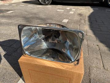 Volvo 240 koplampreflector in goede staat beschikbaar voor biedingen