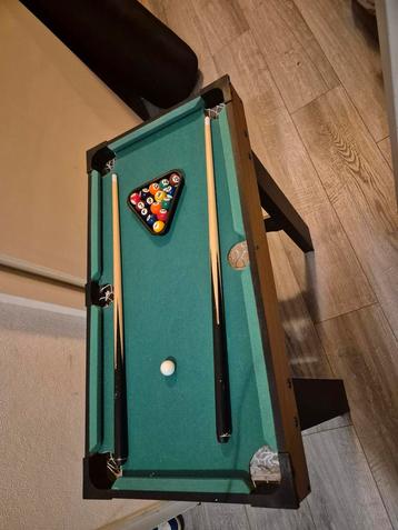 4-in-1 Speeltafel: Voetbal, Pool, Airhockey, Tafeltennis beschikbaar voor biedingen