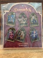 Efteling pinset Symbolica compleet op kaartje, Ophalen of Verzenden, Zo goed als nieuw, Button of Speldje