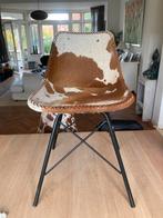 Design eetkamerstoelen met koeienhuid (8 stuks), Huis en Inrichting, Stoelen, Ophalen, Overige materialen, Gebruikt, Bruin