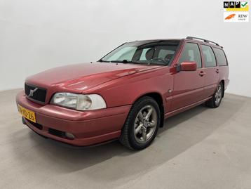 Volvo V70 2.5 Sports-Line AUTOMAAT/TREKHAAK beschikbaar voor biedingen