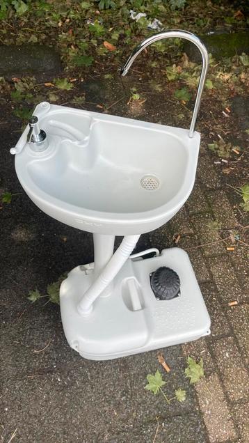 Draagbare Wasbak - Kampeeraccessoire beschikbaar voor biedingen