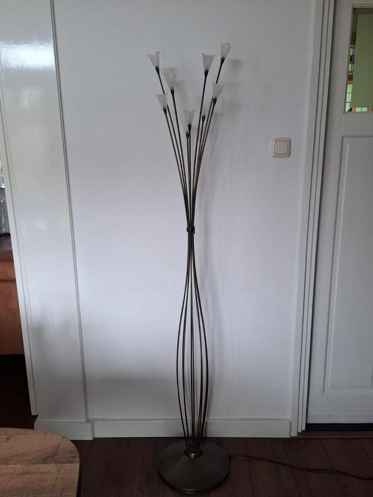 Elegante Staande Lamp met 10 Halogeen Lampjes, Huis en Inrichting, Lampen | Vloerlampen, Gebruikt, 150 tot 200 cm, Glas, Metaal
