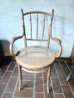 Thonet Armstoel met Rotan Zitting, Antiek en Kunst, Antiek | Meubels | Stoelen en Banken, Ophalen