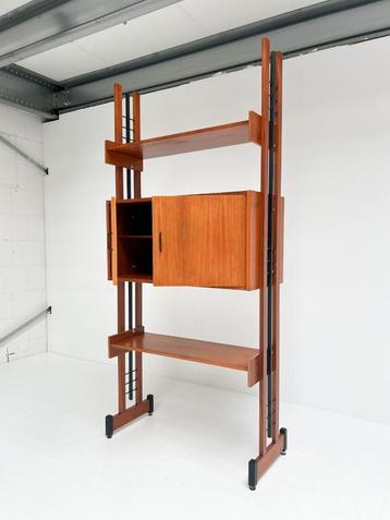 Unieke vrijstaande teakhouten boekenkast uit Italië, 1960's beschikbaar voor biedingen
