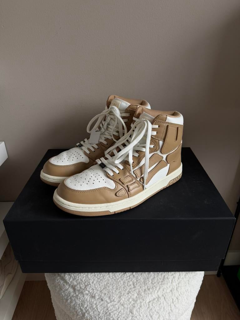Amiri skeleton top high ‘tan’ 41, Kleding | Heren, Schoenen, Bruin, Ophalen of Verzenden, Sneakers of Gympen, Zo goed als nieuw