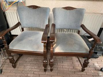 Vintage stoelen (2) - Opknapper beschikbaar voor biedingen