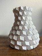 Honingraat vazen zwart en wit., Ophalen of Verzenden, Nieuw, Wit, Minder dan 50 cm