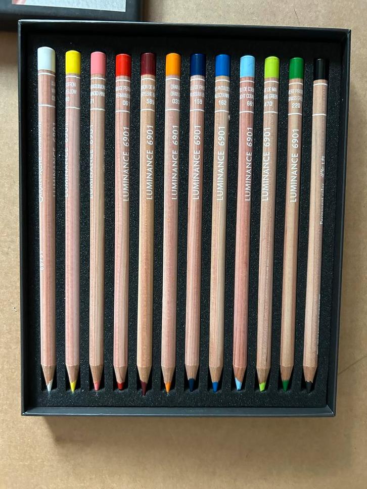 Caran d’Ache Luminance 12  nieuw, Hobby en Vrije tijd, Tekenen, Zo goed als nieuw, Overige typen, Ophalen of Verzenden