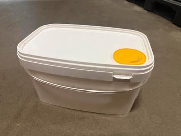 Kunststof emmer met deksel – 10 liter (wit) beschikbaar voor biedingen