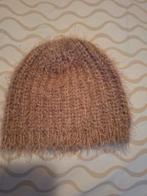 Licht bruine muts mohair, Kleding | Dames, Mutsen, Sjaals en Handschoenen, Ophalen of Verzenden, Zo goed als nieuw, Maat 38/40 (M)