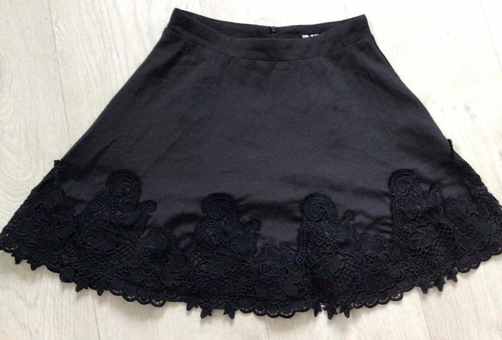 Zwarte rok maat S van Sophyline, Kleding | Dames, Rokken, Zo goed als nieuw, Maat 36 (S), Zwart, Knielengte, Ophalen of Verzenden