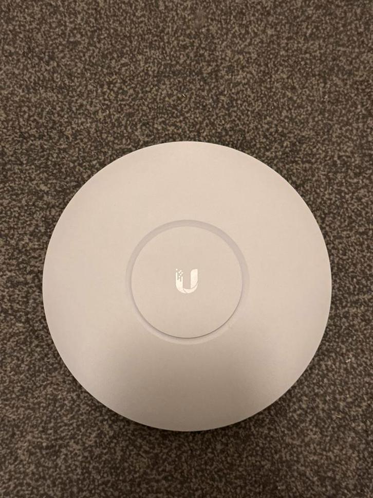 Ubiquiti UniFi AP AC Pro - Nette Staat, Computers en Software, Accesspoints, Gebruikt, Ophalen of Verzenden
