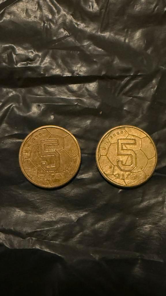 2x 5 Gulden EK 2000, Postzegels en Munten, Munten | Nederland, Losse munt, 5 gulden, Koningin Beatrix, Ophalen of Verzenden