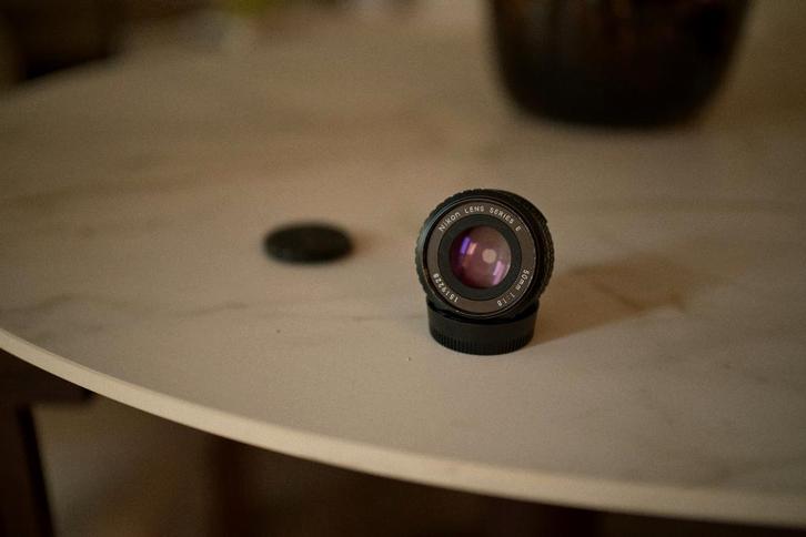 Nikon 50mm F1.8 Series E Pancake lens, Audio, Tv en Foto, Fotografie | Lenzen en Objectieven, Zo goed als nieuw, Standaardlens