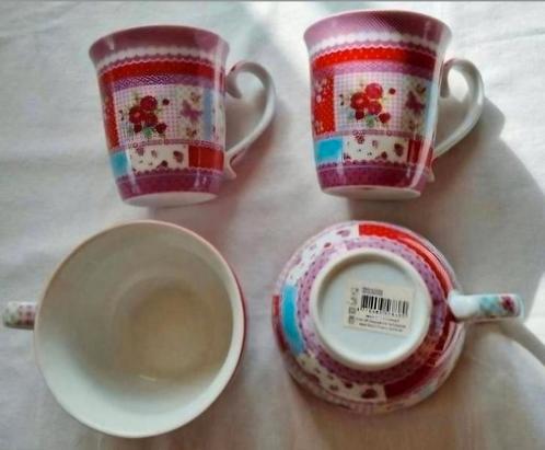 Grote mokken soepkommen patchwork blauwe roze roosjes, Huis en Inrichting, Keuken | Servies, Zo goed als nieuw, Ophalen of Verzenden