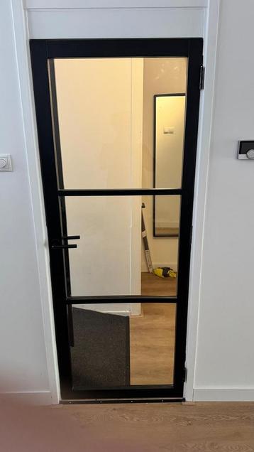 Zwarte binnendeur (2 stuks)  beschikbaar voor biedingen