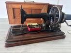 Antieke naaimachine, handmatig, Ophalen