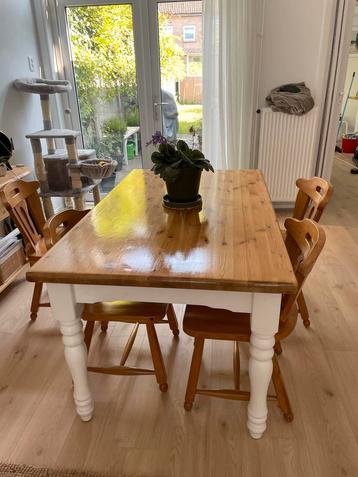 Houten Eettafel met 4 Stoelen