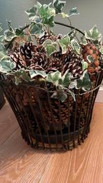 IJzeren aardappelmand uit oost- Europa., Ophalen of Verzenden, Zo goed als nieuw, Rond, Overige materialen