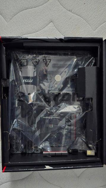 MSI tomahawk b350 AM4, als nieuw  beschikbaar voor biedingen