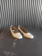 Ara maat 9/43 goudachtig, Schoenen met lage hakken, Beige, Ophalen of Verzenden, Zo goed als nieuw
