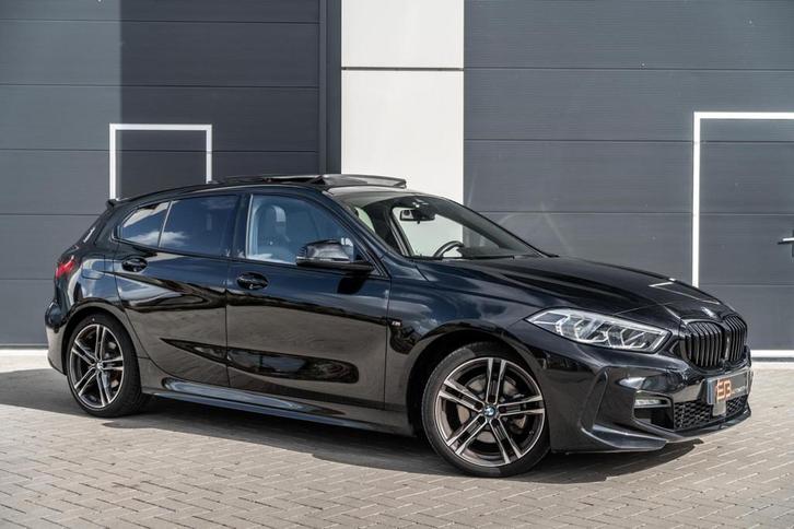 BMW 1-serie 118i M-Sport Sfeer|Cam|Adaptief|Pano|BOMVOL!, Auto's, BMW, Bedrijf, Te koop, 1-Serie, ABS, Achteruitrijcamera, Airbags