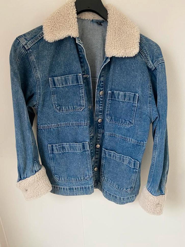 Spijkerjas met nep bontkraag, Kleding | Dames, Jassen | Winter, Zo goed als nieuw, Maat 34 (XS) of kleiner, Blauw, Ophalen of Verzenden