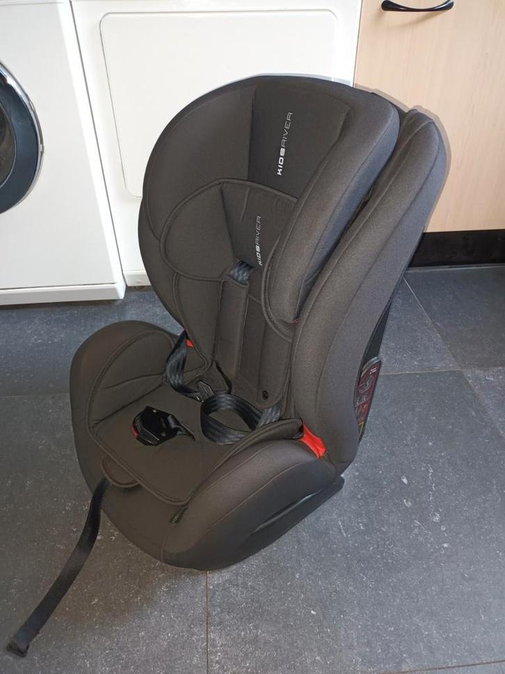 2 KEER AUTOSTOEL KINDERSTOEL/KIDSRIVER., Kinderen en Baby's, Autostoeltjes, Zo goed als nieuw, Overige merken, 15 t/m 25 kg, Autogordel