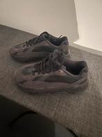 Yeezy 700v2 maat 39, Verzenden, Zwart, Nieuw, Sneakers of Gympen