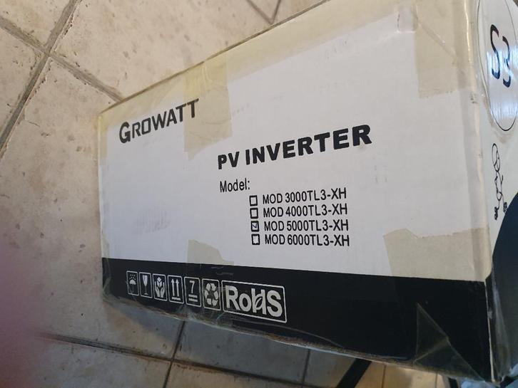 Growatt hybride 3fase omvormer en een 1 fase PV omvormer, Doe-het-zelf en Verbouw, Zonnepanelen en Toebehoren, Nieuw, Collector