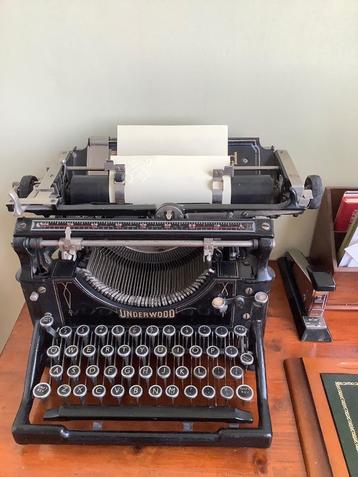 Antieke Underwood typemachine  beschikbaar voor biedingen