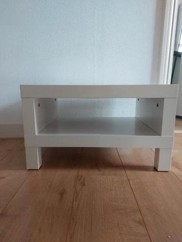 Kleine TV kast Ikea 60 x 45 x 35 beschikbaar voor biedingen