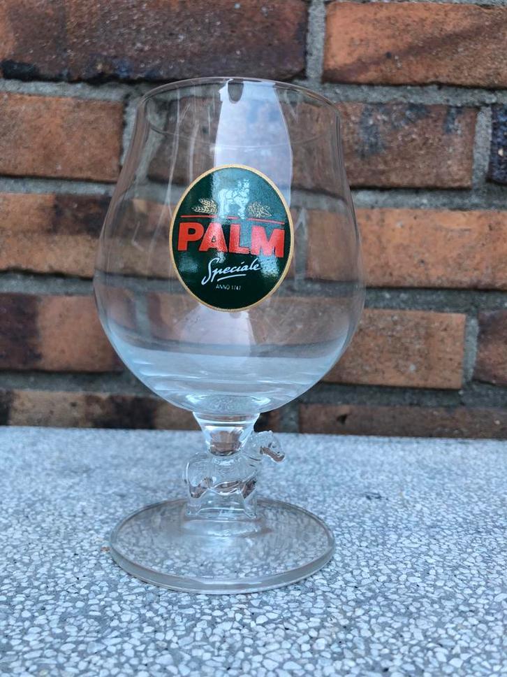 Palm Speciaal Bierglas met Paard op de voet van het glas., Verzamelen, Biermerken, Zo goed als nieuw, Palm, Ophalen of Verzenden