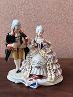 Porseleinen figurengroep – Rococo stijl, elegant hofpaar, Ophalen