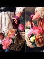 Pop.”ANTIEK/OUDE DANSPOPJES MET BLOEMEN MANDJE”, Verzenden