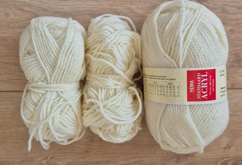 Hema. Breigaren. Wol. 1Nieuwe bollen 2 resten. Crème., Hobby en Vrije tijd, Breien en Haken, Nieuw, Breien of Haken, Wol of Garen