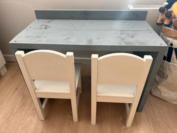 Steigerhouten Kinderbureau met Stoeltjes beschikbaar voor biedingen