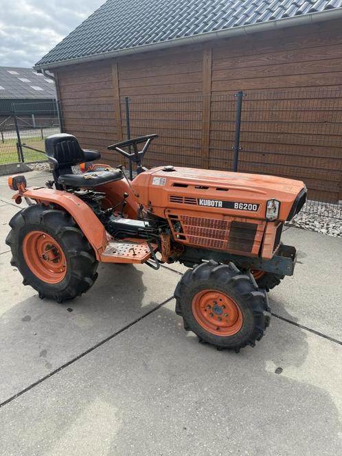 Kubota b6200 3 cilinder 4 wiel drive, Zakelijke goederen, Agrarisch | Tractoren, tot 2500, Overige merken, tot 80 Pk, Gebruikt