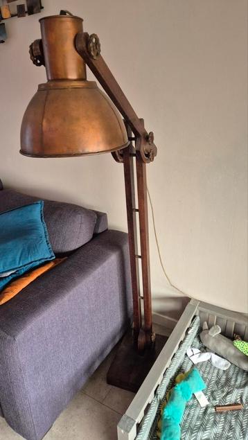 Koperen industriele lamp beschikbaar voor biedingen
