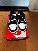 Nike Dunk Low Panda - Maat 39 - Nieuw!, Kleding | Dames, Schoenen, Zwart, Nike, Nieuw, Ophalen of Verzenden